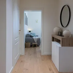 Flowery House Apartment